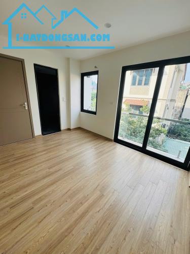 Nhà mới Thạch Bàn LB 36m2 x 5T gần chợ, hàng xóm Aeon LB, tiện ích bạt ngàn. 6,2 tỷ - 4