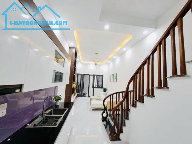 BÁN NHÀ GIẢI PHÓNG- 39M2 -7.6 TỶ - KINH DOANH ONLINE -1 BƯỚC RA PHỐ - 3