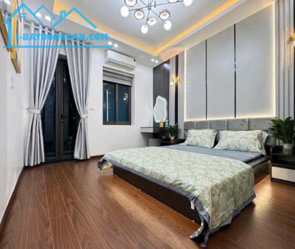 Siêu Phẩm nhà TRỊNH VĂN BÔ, 5 tầng, lô góc, 35m2, hồ điều hòa, bãi ô tô, giá tốt