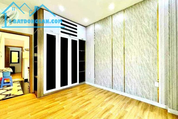 Bán nhà hẻm 6m, Phạm Văn Bạch, Tân Bình, 3m x 12m, 36 m², gần mặt tiền - Giá 4.63 tỷ TL - 5