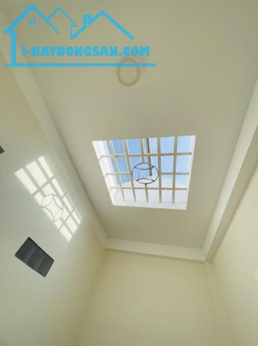 TKTQ - TÂN PHÚ - HẺM 5M XE HƠI THOẢI MÁI (4.2m X 10m) - CHÍNH CHỦ 1 ĐỜI - CHỦ TỰ XÂY CỰC C - 4