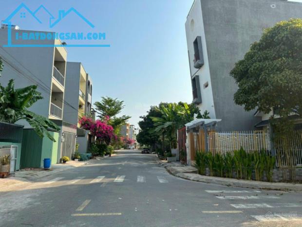 Bán nhanh 2 nền dự án Diamond Town, P. Phú Hữu, quận 9. Vị trí đẹp, đường lớn 10m, 4,7 tỷ - 2