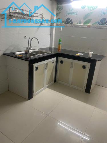 Bán nhà nhỏ hem 3M thông Lê Lư quận Tân Phú 2,5 x 13- 2 tầng chỉ 3.3 tỷ tl - 4