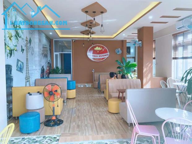 NHÀ ĐẸP -CHÍNH CHỦ CẦN BÁN CĂN NHÀ MẶT TIỀN TẠI Quán Cafe Hương Hương, P phú đông, Tuy - 2