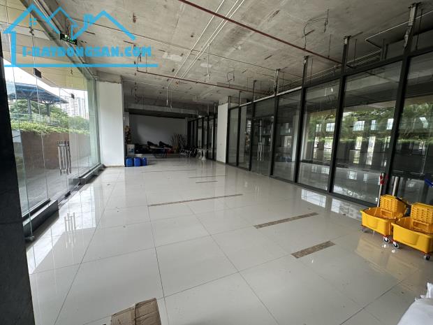 Cho thuê sàn thương mại mặt tiền tại 6th Element, Tây Hồ, Hà Nội – Diện tích 402m²