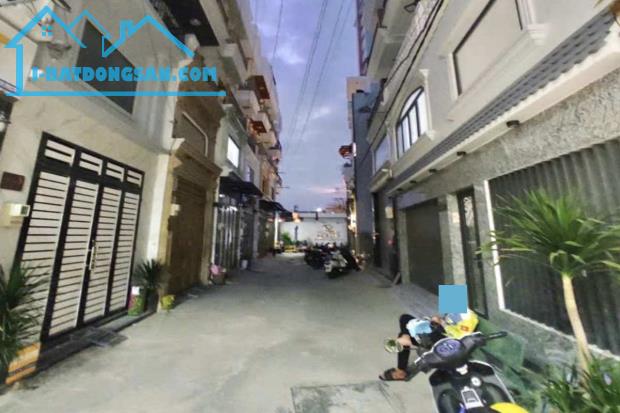 Bán nhà hẻm xe hơi, Hương Lộ 2, Bình Tân, 8m x 8.5m, 68m², 4 tầng - Giá 7.95 tỷ TL - 4