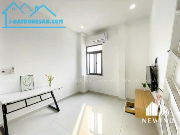 Duplex cửa sổ full nội thất - ở được tới 4 người - có tivi thoải mái tự do ở Tân Hưng