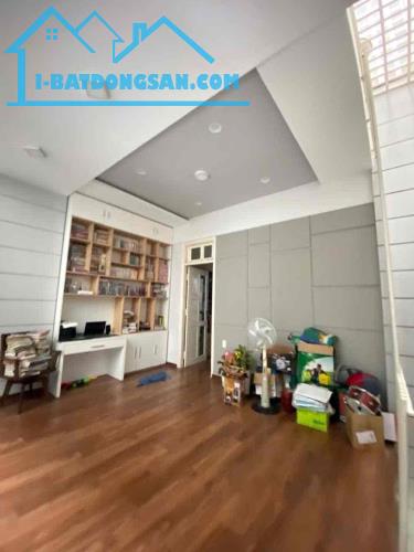 BÁN NHÀ LÝ TRIỆN - 105M2 - 3 TẦNG - GẦN CHỢ - NHÀ KIÊN CỐ - ĐƯỜNG 7,5M - 8.1 TỶ - 1