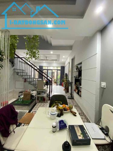 BÁN NHÀ LÝ TRIỆN - 105M2 - 3 TẦNG - GẦN CHỢ - NHÀ KIÊN CỐ - ĐƯỜNG 7,5M - 8.1 TỶ - 2