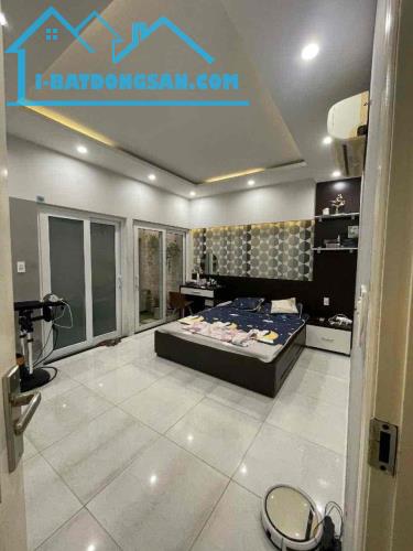 BÁN NHÀ LÝ TRIỆN - 105M2 - 3 TẦNG - GẦN CHỢ - NHÀ KIÊN CỐ - ĐƯỜNG 7,5M - 8.1 TỶ - 5