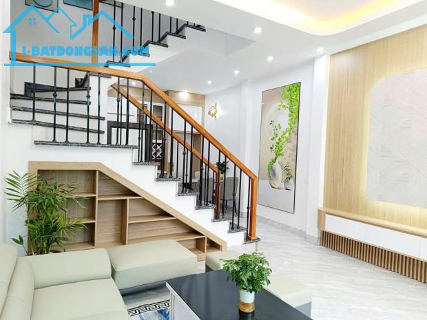 Chính chủ nhờ bán nhà 8 tầng Tôn Thất Tùng, Ô TÔ, KD, 58m2, nhỉnh 8tyy