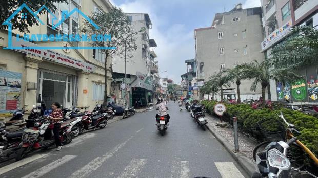 Bán nhà C4 ngõ 298 Ngọc Lâm, 90m x 4,4m vuông vắn chỉ nhỉnh 7 tỷ có TL. LH 0936123469
