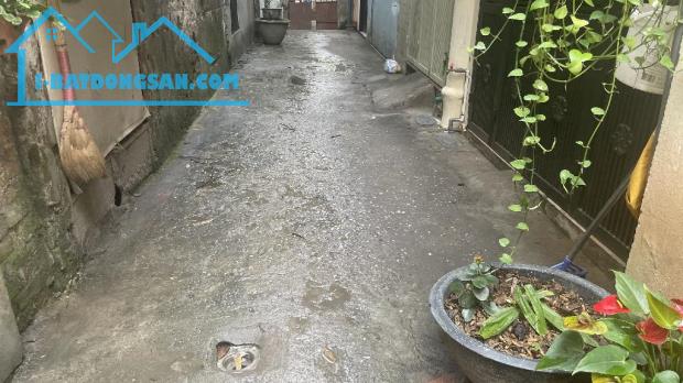 Bán nhà C4 ngõ 298 Ngọc Lâm, 90m x 4,4m vuông vắn chỉ nhỉnh 7 tỷ có TL. LH 0936123469 - 3