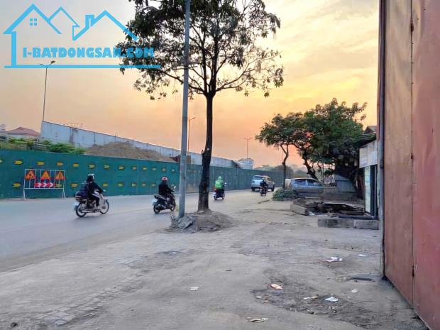 220m kho xưởng khu vực Yên Sở cần cho thuê, container đỗ cửa, giá 22tr/th