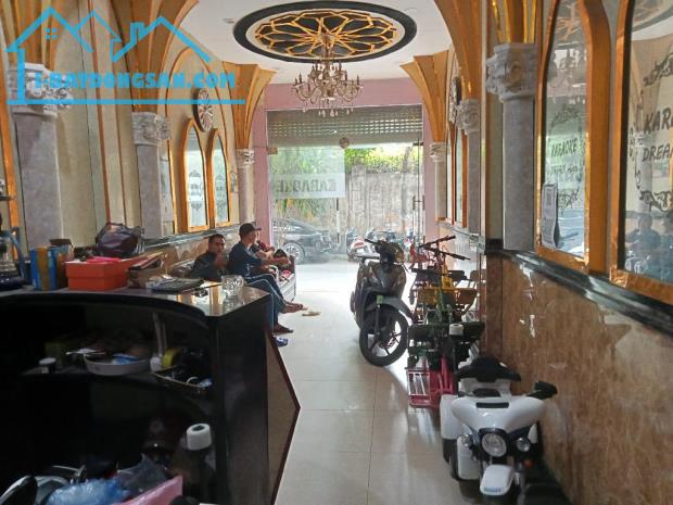 Bán nhà 4T mặt phố Ngọc Lâm, vỉa hè, kinh doanh chỉ nhỉnh 8 tỷ có TL. LH 0936123469 - 2