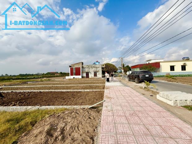 Cần tiền ăn tết bán gấp đất giao phong 100m2 giá hơn 1 tỷ thôi ạ