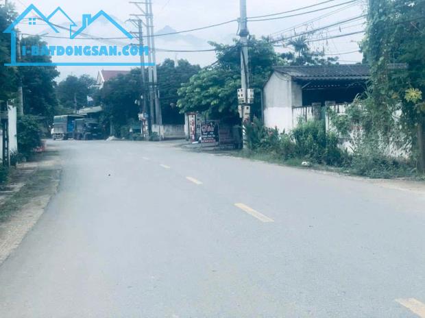 Bán đất xã Tản Lĩnh Ba Vì 301m, gần UBND, TL 414, vuông, oto tránh, chỉ 1.75tỷ - 2