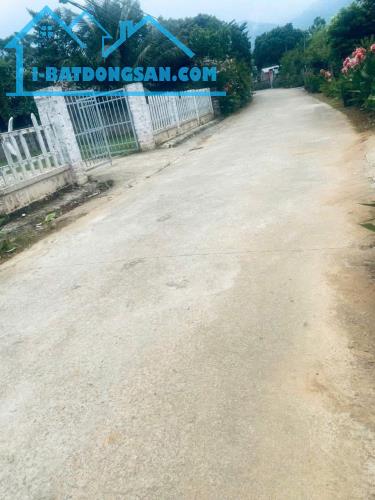 Bán đất xã Tản Lĩnh Ba Vì 301m, gần UBND, TL 414, vuông, oto tránh, chỉ 1.75tỷ