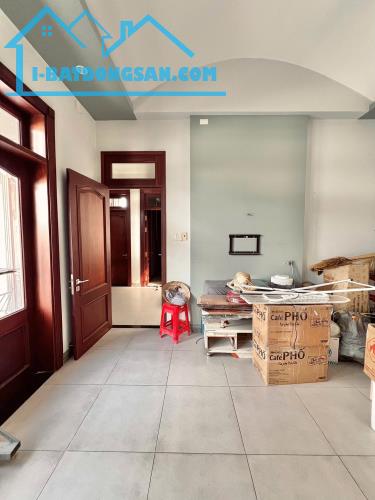 BÁN GẤP BIỆT THỰ ĐƯỜNG 33 LINH ĐÔNG,THỦ ĐỨC 175M2 3 TẦNG 4PN ,ÔTÔ NGỦ TRONG NHÀ,GIÁ 16 TỶ
