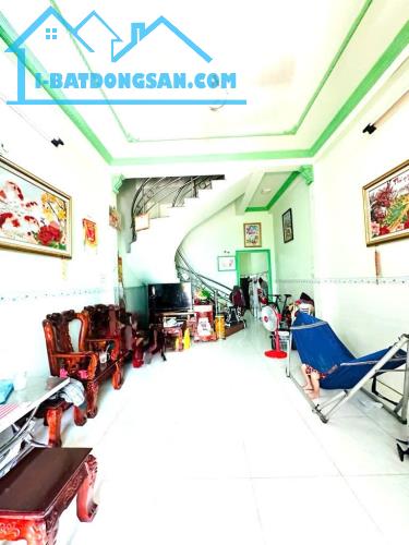 Gần Nguyễn Thị Tú -54m2 -Hẻm 5m - 2Tầng -Chỉ hơn 4Tỷ. * Nhà, 1 trệt ,1 lầu ,2 PN ,2 WC -Vị - 1