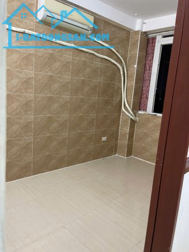 Cho thuê căn hộ ccmn Phố Tôn Thất Tùng, 42m2, 2 ngủ chỉ 5.5tr - 2