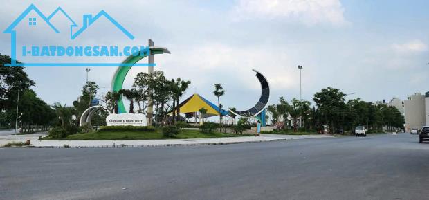 Nhà View đường 40m, công viên Ngọc Thụy, Đầm Nấm ô tô tránh, vỉa hè 11.7 tỷ 0976285499 - 1