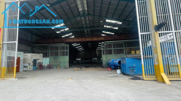 Cho thuê kho 1800m2 ở QL1A cont đi 24/24