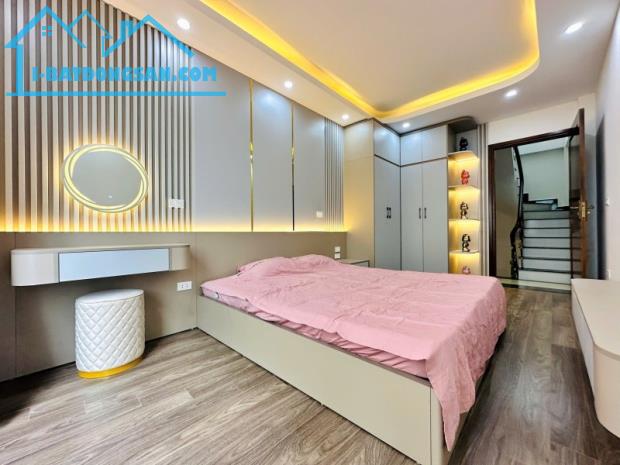 Bán Nhà Hoàng Văn Thái, q.Thanh Xuân, P.lô, Gần 40m2, 4T, 5PN, 6.69 tỷ