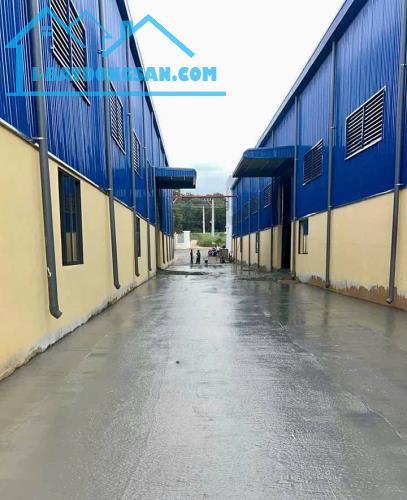 án nhà xưởng 13.700m2 mới xây dựng hiện đang cho thuê có dòng tiền 520 triệu/tháng