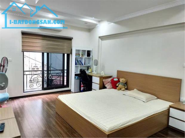 Chính chủ BÁN NHANH Nguyễn Văn Cừ 40m,5 tầng,8.5 tỷ,Full nội thất,ngõ thông,ôtô đỗ cửa - 1