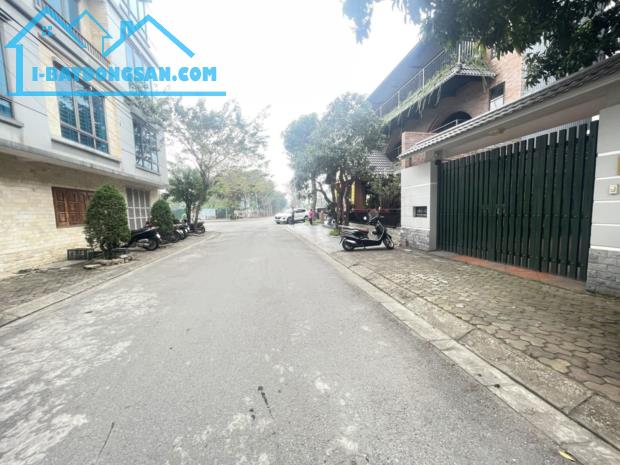 BÁN GẤP NHÀ LÂM HẠ 100M x 5T, MẶT TIỀN 8M, ÔTÔ TRÁNH, VỈA HÈ, KINH DOANH. GIÁ 32 TỶ - 2