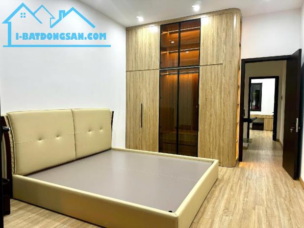 Bán nhà 52m x 4T ngõ 266 Nguyễn Văn Cừ, 1 nhà ra oto tránh giá 8,x tỷ có TL. LH 0936123469 - 1