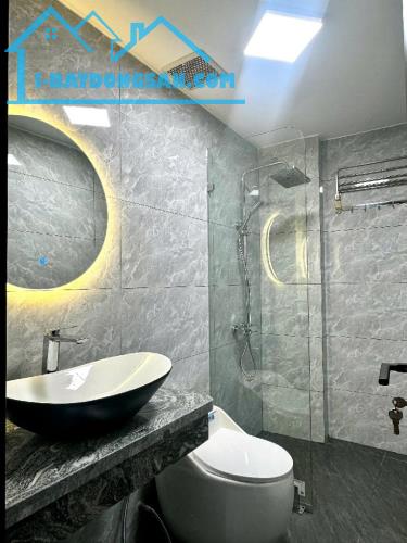 Bán nhà 52m x 4T ngõ 266 Nguyễn Văn Cừ, 1 nhà ra oto tránh giá 8,x tỷ có TL. LH 0936123469