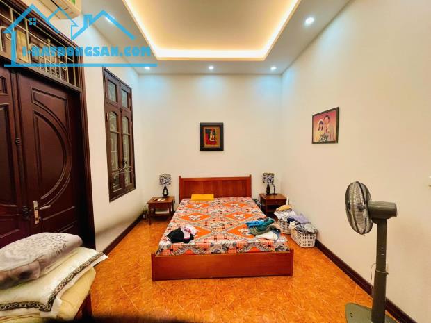 Bán nhà phân lô oto tránh, kinh doanh. Hoàng Văn Thái, Thanh Xuân. DT: 65m,5T. Giá 15 tỷ 5