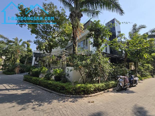 Bán Biệt Thự Palm Garden 205m2 Mặt tiền 11m Giá tốt