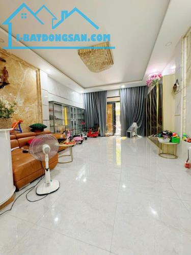 Bán nhà Lê Thị Hồng, P.17, Gò Vấp: 5,1 x 18, giá 14,5 tỷ. - 2