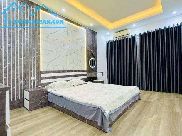 NHÀ 50M2 LÔ GÓC 3 THOÁNG - 9 TỶ ĐỐNG ĐA - KINH DOANH HÁI RA TIỀN - Ô TÔ TRÁNH - 1