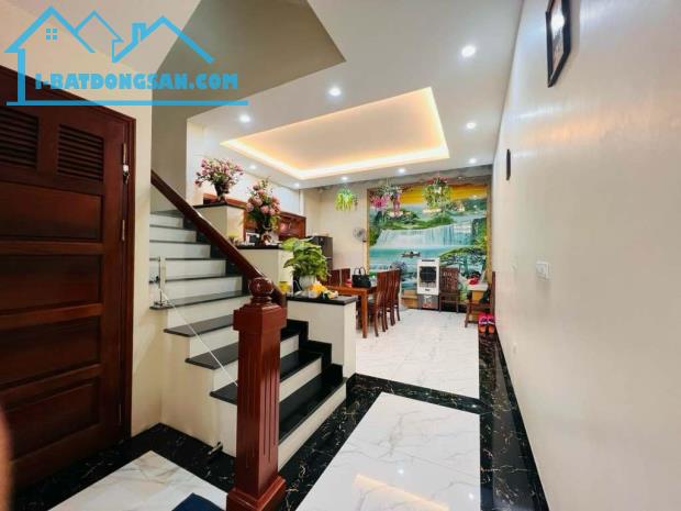 Lê Trọng Tấn _ Phân Lô _ Ô tô tránh 2 mặt ngõ 44m2 _ 5tầng _ 11tỷ - 2