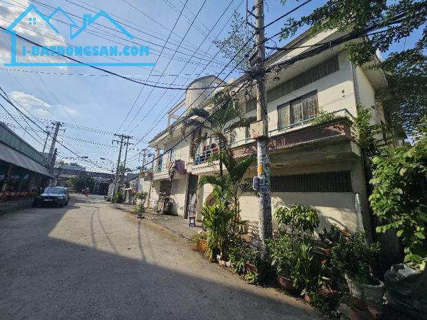 MTKD lô góc chợ An Dương Vương P16 Q8, 220m2 ngang 6.3m nở hậu, dòng tiền 261tr, giá 19 tỷ - 2