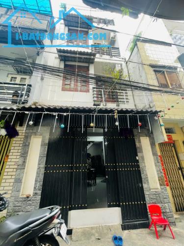 Nhà 4 tầng, chỗ đậu ô tô, Lạc long Quân, P.9, Tân Bình, 5.6 tỷ