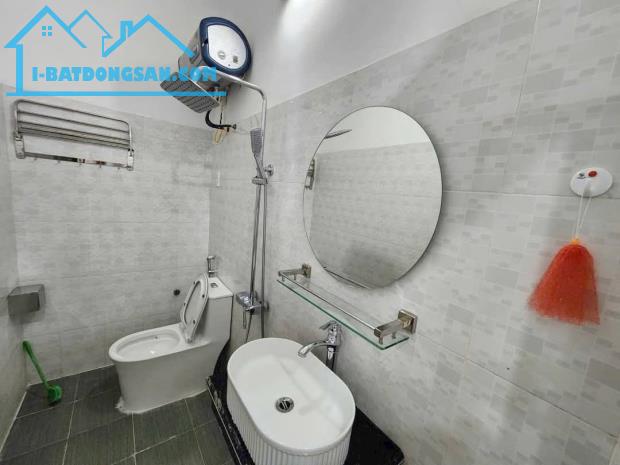 Bán gấp  Nhà 3,5 Tầng tại phố Kiều Sơn , đằng lâm, Hải an. 2,58tỷ. 41m2.Ngõ 3m. - 1