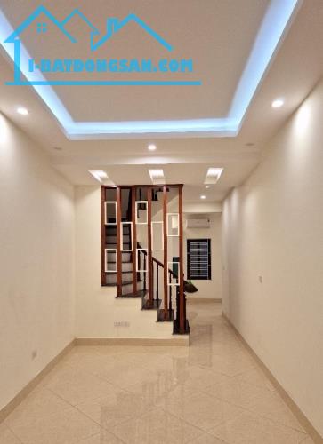 BÁN NHÀ YÊN HÒA - CẦU GIẤY - 55M2 - 5 TẦNG - GIÁ NHỈNH HƠN 8 TỶ - LH:0823248165 - 1