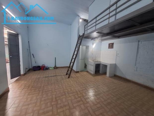 Bán nhà C4 ngõ 75 Ngọc Thuỵ. 32m x 5m, phân lô, vuông vắn, oto vào nhà chỉ 3 tỷ 6 có TL. - 2