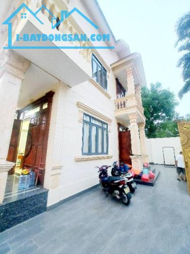 Giảm 2 tỷ Biệt thự 2 MT lô góc Ngã Tư Ga Q.12, 288m2, 15x20m chỉ 19.x tỷ - 1