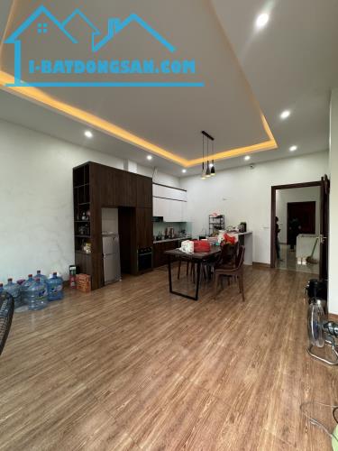 TÒA NHÀ 7 TẦNG THANG MÁY KĐG TỨ HIỆP, THANH TRÌ, 90M,MT5M, THANG MÁY, KINH DOANH, VĂN PHÒN