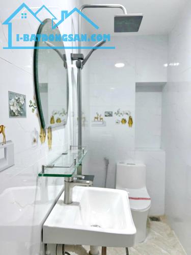 Bán nhà mới 2 lầu hẻm 184 Âu Dương Lân Phường 3 Quận 8 - 2