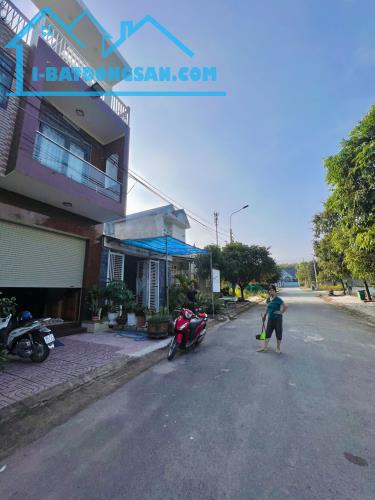 Nhà 2 lầu 1 tum diện tích 95m² riêng thổ cư 100% Gần Khu dân cư Tân Phong - 1