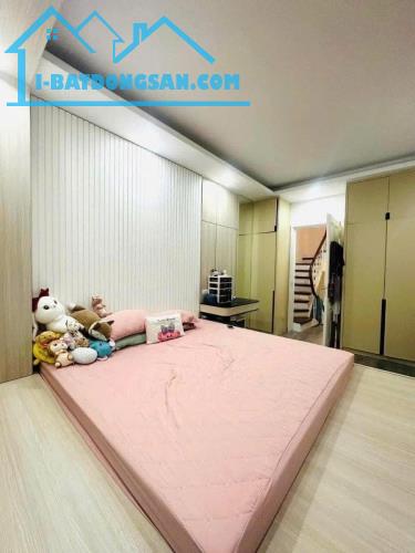 Bán Nhà 5 tầng quận ba đình 30m2 nhỉnh 7 tỷ đường văn cao ngõ gần ô tô - Vị trí đẹp - 1