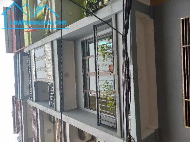 NHÀ ĐẸP Ở LUÔN ,50M² 4TẦNG , NHỈNH 6ĐỒNG .- Ô TÔ DỪNG ĐỖ TRƯỚC NHÀ . NỘI THẤT ĐẸP ,ĐẤT Ở