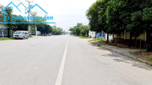 Cho thuê nhà xưởng 7000m2 ở huyện Đức Hòa, Long An, xưởng mới 100%.